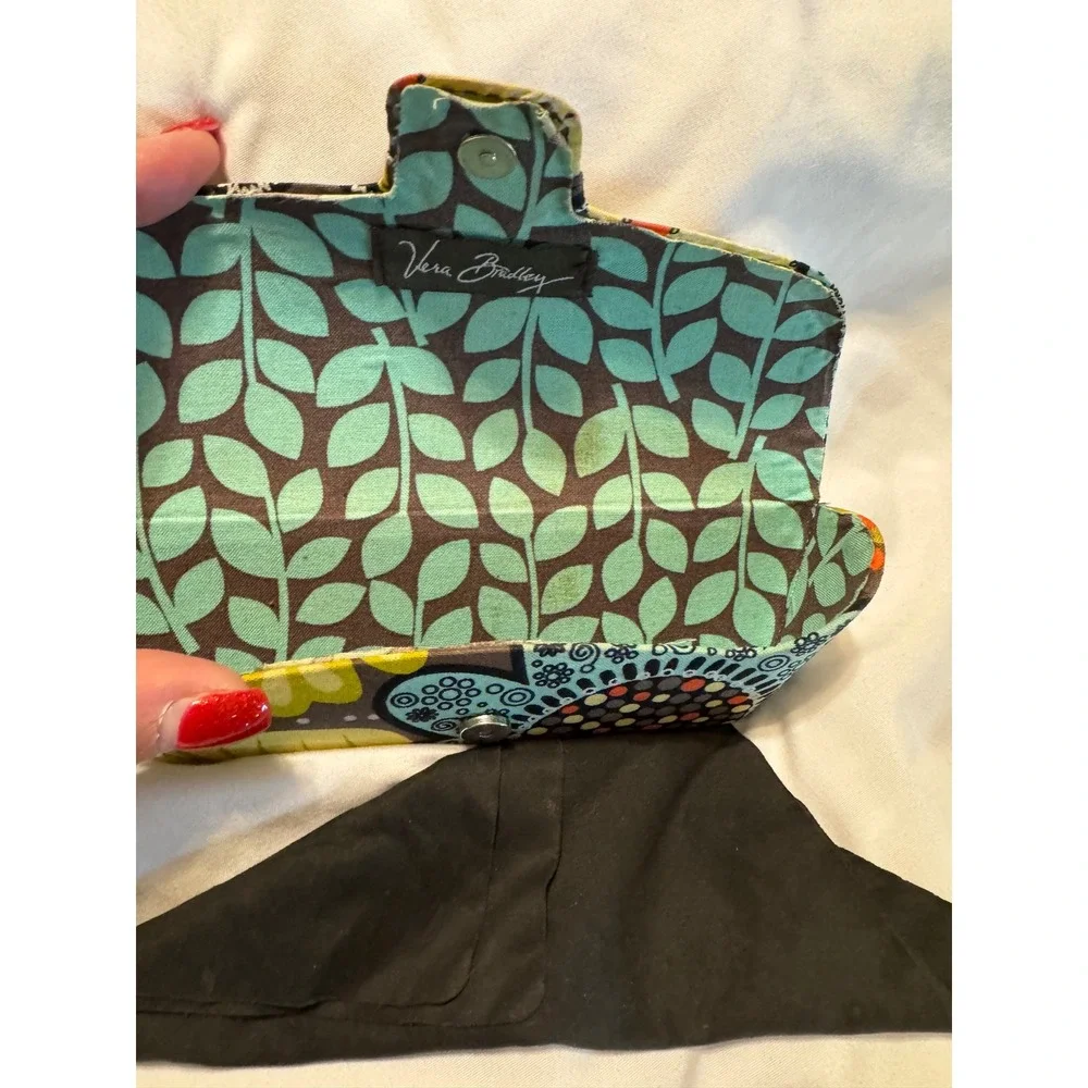 Vera Bradley Floral Eyeglass Case Hard Shell Magnetic Closure‎ w/Cleaning Cloth